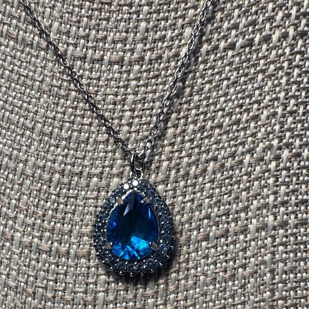 NWOT Kate Spade Blue Teardrop Pendant Necklace - Picture 2 of 3